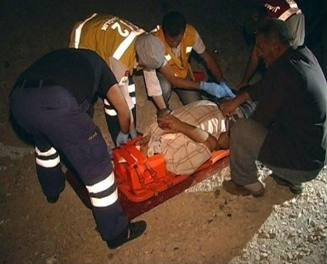 Biri &ccedil;arptı &ouml;ld&uuml;rd&uuml;, diğeri ezmemek i&ccedil;in kamyonu devirdi 1