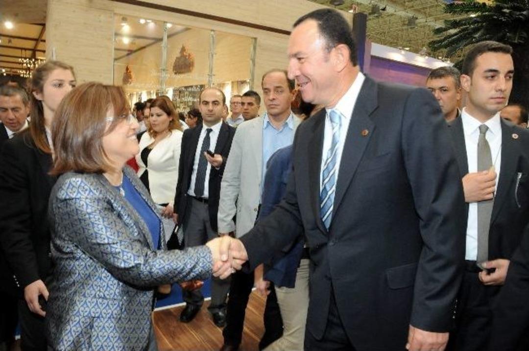 Modanın Belirleyicisi Kaşmir Halıya Yoğun İlgi