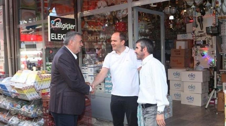 To&ccedil;oğlu, Hal Caddesi Ve Katlı Pazar Esnafı İle Bir Araya Geldi