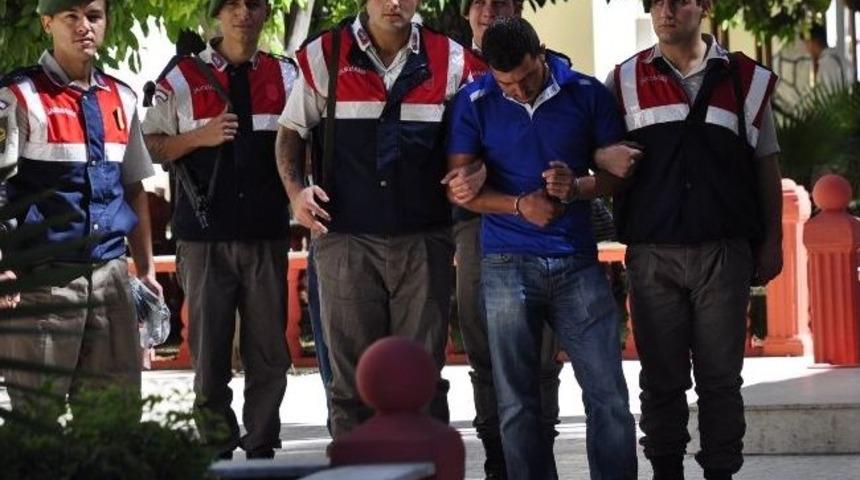 Bek&ccedil;ilik yaptığı fabrikayı esrar tarlasına &ccedil;evirdi