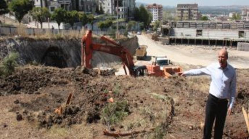 Milletvekili &Ouml;zt&uuml;rk'ten Ağa&ccedil; Katliamına Tepki