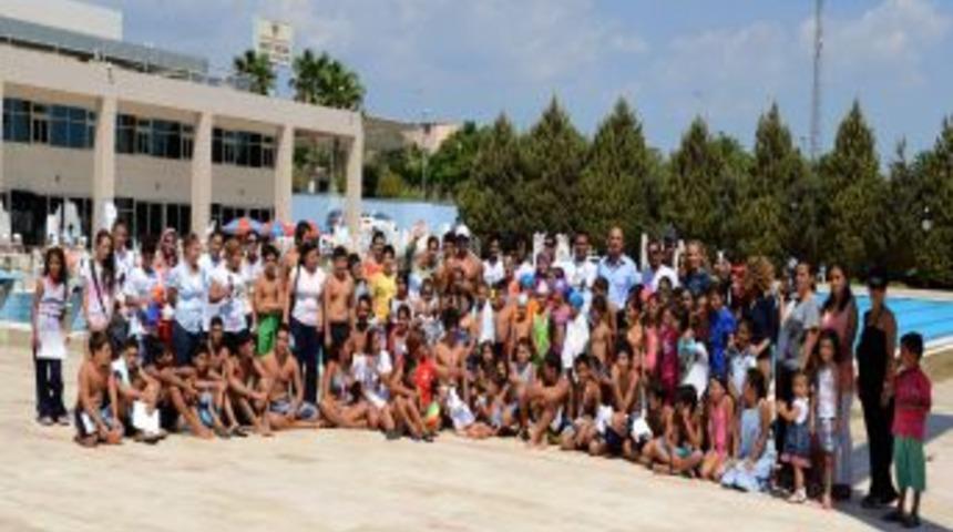 Özcan: 50 Bin Kişiye Yüzme Öğrettik