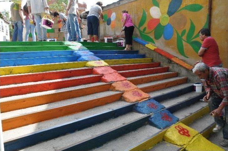 Milletvekili Fırçayı Eline Aldı G1