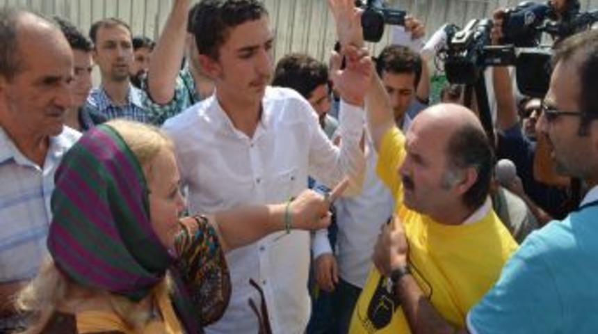 Fatih Camii'nde Eylem Sonrası Gerginlik