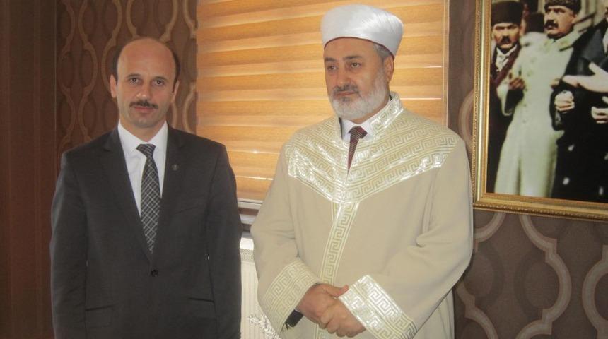 Erzurum M&uuml;ft&uuml;s&uuml; &Ccedil;ınar: Ateşten C&uuml;bbe Giymiş Bulunmaktayız