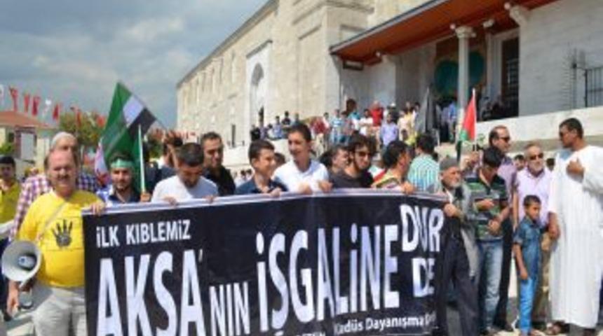 Fatih Camii Avlusunda 'Mescid-i Aksa' Eylemi