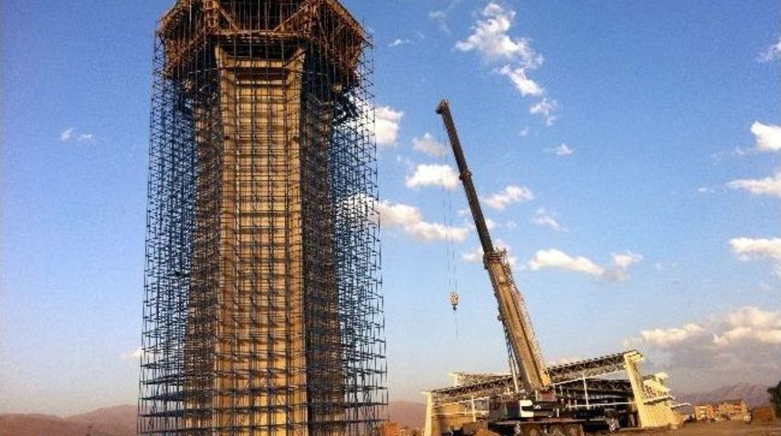 Y&uuml;ksekova Havaalanı Yapım &Ccedil;alışmaları S&uuml;r&uuml;yor