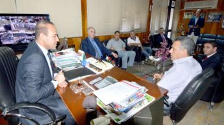 Karaisalılardan Başkan S&ouml;zl&uuml;'ye Teşekk&uuml;r Ziyareti