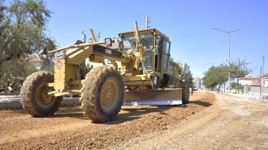Karaman'da Yol Ve Kaldırım &Ccedil;alışmaları S&uuml;r&uuml;yor