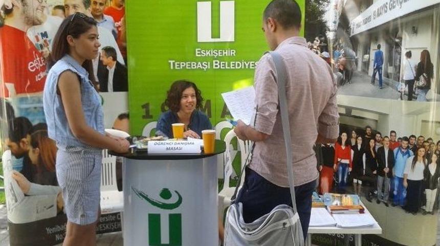 Tepebaşı Gen&ccedil;lik Merkezi&rsquo;nden &Ouml;ğrencilere Hoşgeldin Masası