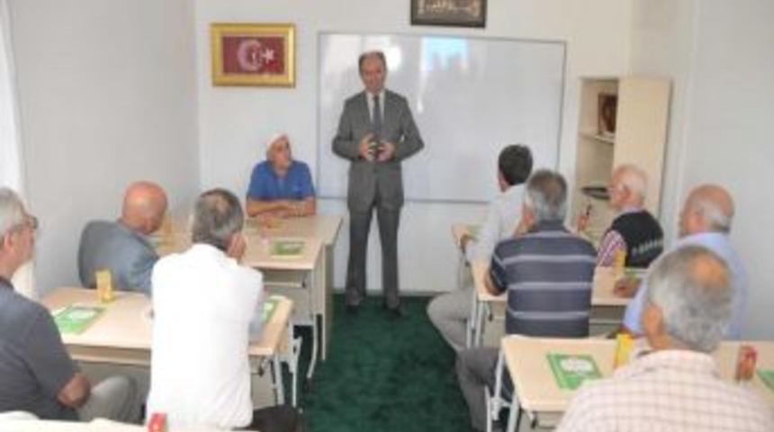 Kur'an Kursunun A&ccedil;ılışını CHP'li Başkan Yaptı