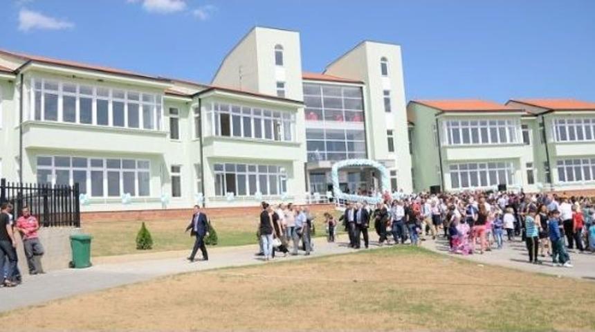 Sırbistan'da 500 &Ouml;ğrenci Kapasiteli Okul A&ccedil;ıldı