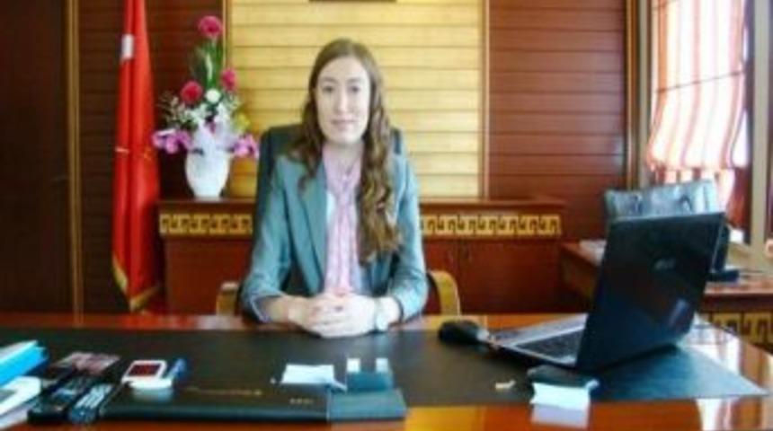 Rekt&ouml;r &Ccedil;oşkun, Kaymakam Olan &Ouml;ğrencisini Unutmadı