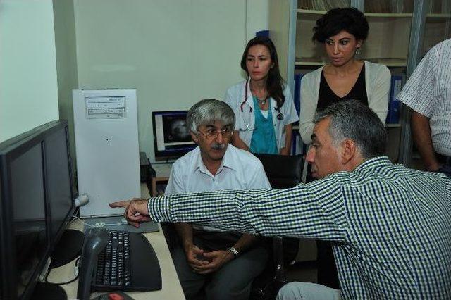 Almanya Justus-liebig &Uuml;niversitesi Tıp Fak&uuml;ltesi Pediatrik Kalp-damar Cerrahisi B&ouml;l&uuml;m Başkanı Prof. Dr. Hakan Akınt&uuml;rk: 1