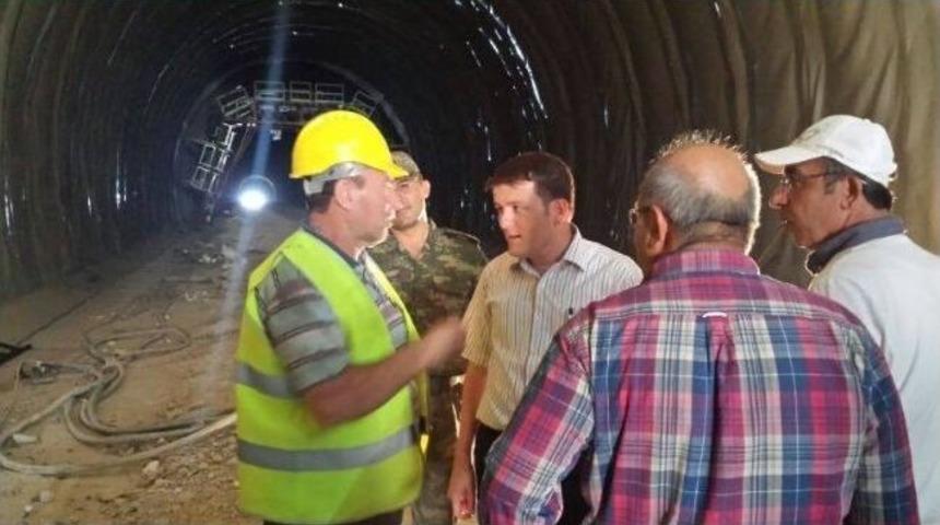 Kaymakam Şenol Koca Cudi Dağı'ndaki T&uuml;nel &Ccedil;alışmalarını İnceledi