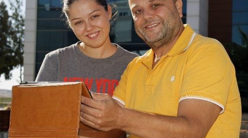 İzmirli İşadamı'nın Okuma Azmi