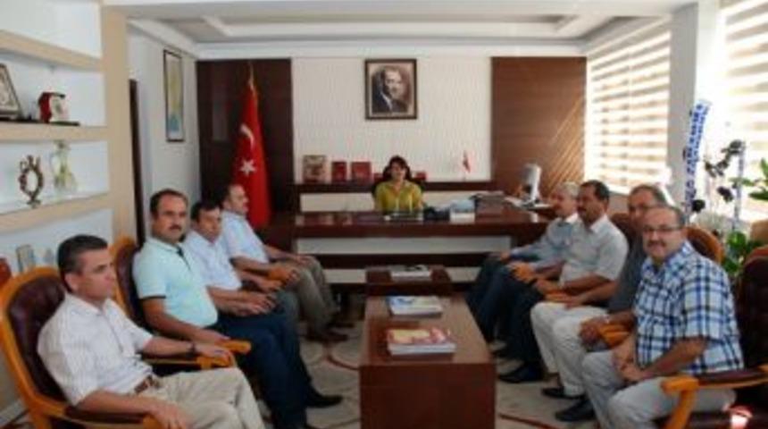 Kaymakam Başt&uuml;rk&rsquo;e &Ccedil;etinkaya&rsquo;dan &ldquo;hoş geldin&rdquo; ziyareti