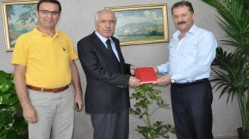 M&uuml;ft&uuml; &Uuml;sk&uuml;l&uuml;pl&uuml;&rsquo;den Kutso&rsquo;ya Veda Ziyareti