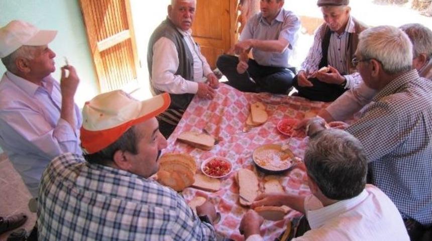 Şeyh&ccedil;akır K&ouml;y&uuml;nde Hayır Yemeği