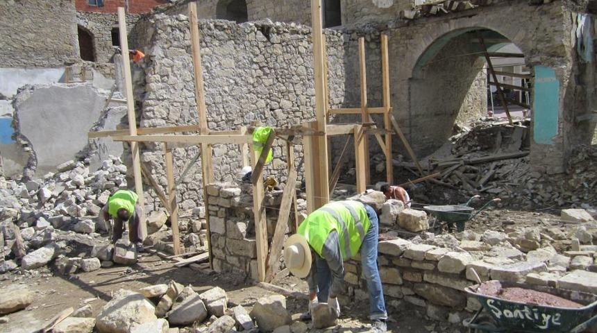 Başkan Ertuğrul, Restorasyon &Ccedil;alışmalarını Yerinde Inceledi