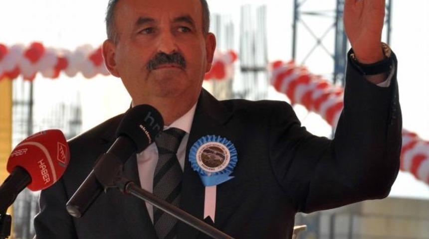 Bakan M&uuml;ezzinoğlu, Şehir Hastaneleri Projesinin Temelini Attı