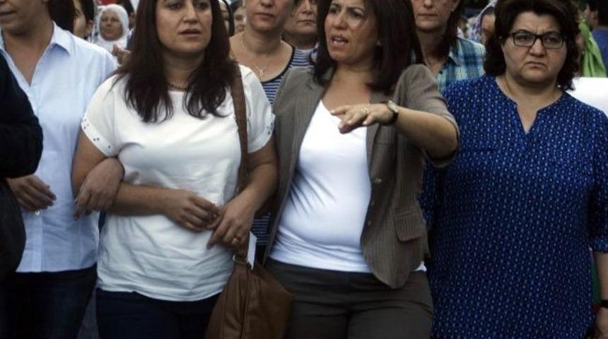 Diyarbakırlı Kadınlar Suriye İ&ccedil;in Y&uuml;r&uuml;d&uuml;