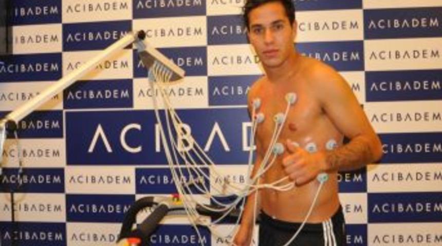 Kerim Frei Sağlık Kontrol&uuml;nden Ge&ccedil;ti, Kul&uuml;p Binasına Gitti