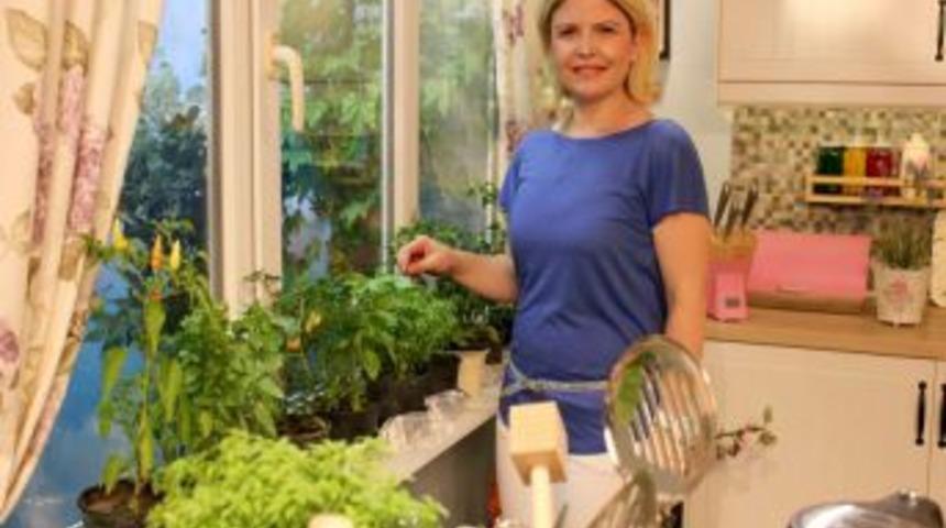 Ara&ccedil; I&ccedil;inde Sıkışan Bayan &Ouml;ğretmen Yanarak Can Verdi