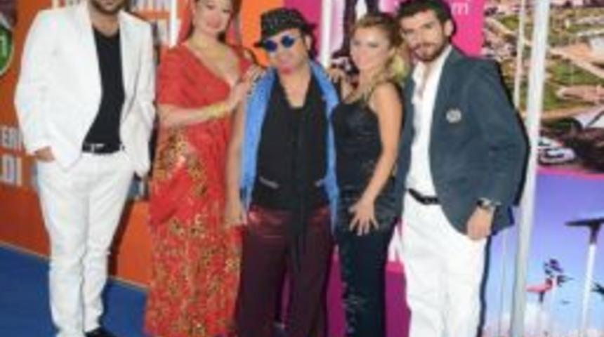 İzmir Fuarı'nda Eğlence Yağmuru