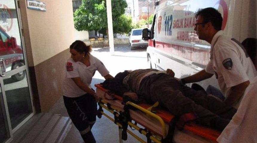 Ceyhan'da Trafik Kazası: 2 &Ouml;l&uuml;