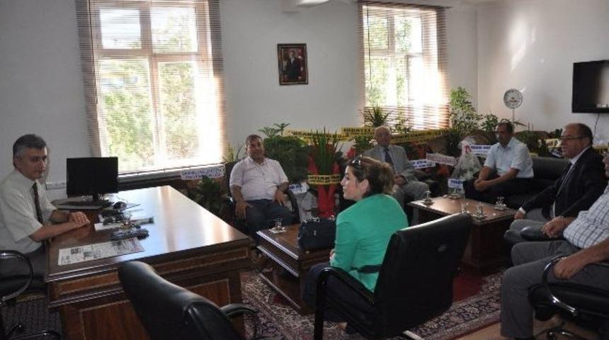 Sandıklı Kent Konseyi &Uuml;yeleri Kaymakam Faik Arıcan&rsquo;ı Ziyaret Etti