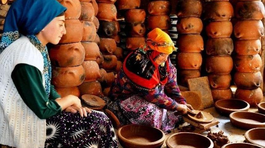 &Ccedil;amur, Usta Ellerde Hayat Buluyor