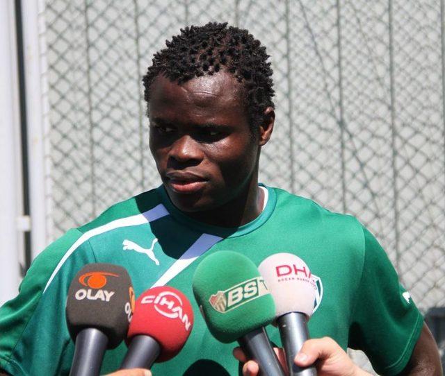 Taye Taiwo: Beşiktaş Maçına 3 Puan Almak Için Çıkacağız