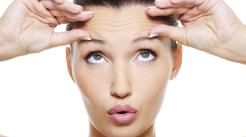 Kırışıklığı &ouml;nleyen 5 g&uuml;zellik rutini