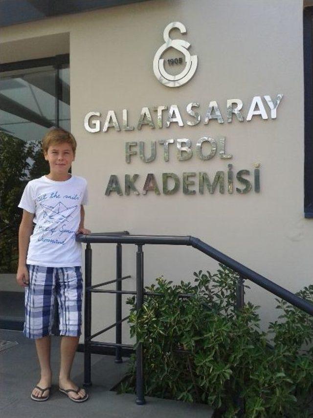 Emre Kurt, Galatasaray Futbol Akademisi&rsquo;nde 1