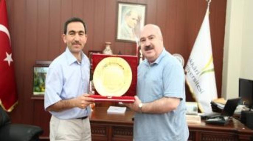 Rekt&ouml;r Omay&rsquo;dan Hakkari &Uuml;niversitesi&rsquo;ne Ziyaret