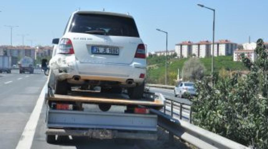 Motosiklet s&uuml;r&uuml;c&uuml;s&uuml; kazada &ouml;ld&uuml;