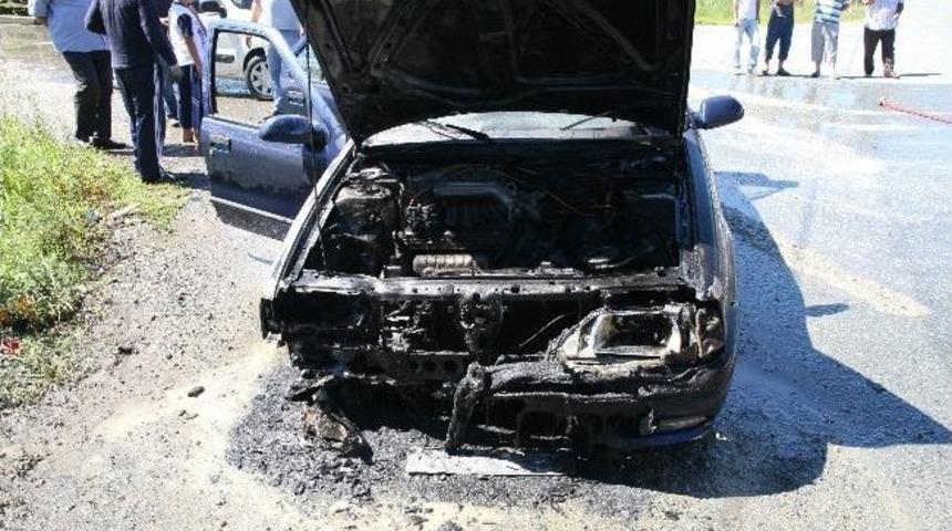 Otomobil Seyir Halinde Alev Aldı