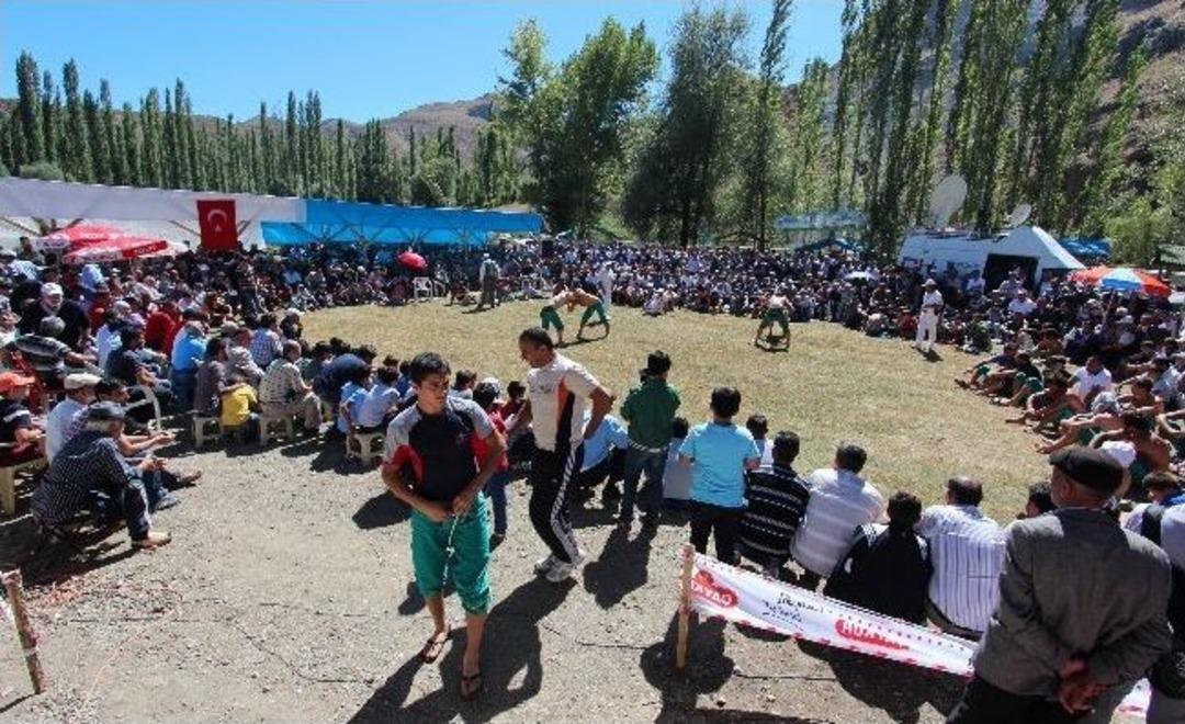 Pehlivanlar Tortum&rsquo;da Er Meydanına &Ccedil;ıktı