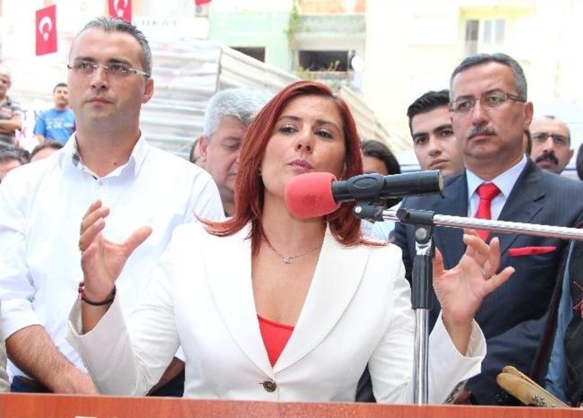 Aydın&rsquo;da Kent Meydanı Katlı Otoparkı A&ccedil;ıldı