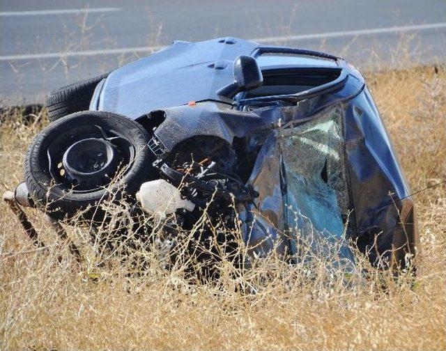 Aşırı Hız Kazaya Neden Oldu: 3 Yaralı 2