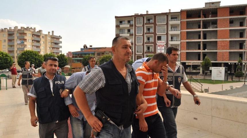 Yakalanan 5 Kişilik ATM Kart Şebekesi Adliyeye Sevk Edildi