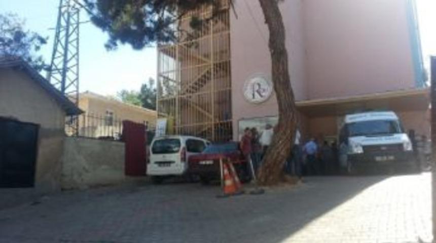 Ceviz Ağacından D&uuml;şen Şahıs Hayatını Kaybetti