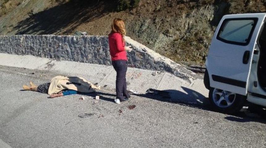 Tokat&rsquo;ta trafik kazası: 3 &ouml;l&uuml;, 2 yaralı