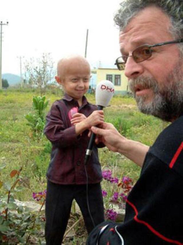 12 yaşında, yaşlılıktan &ouml;ld&uuml; 2