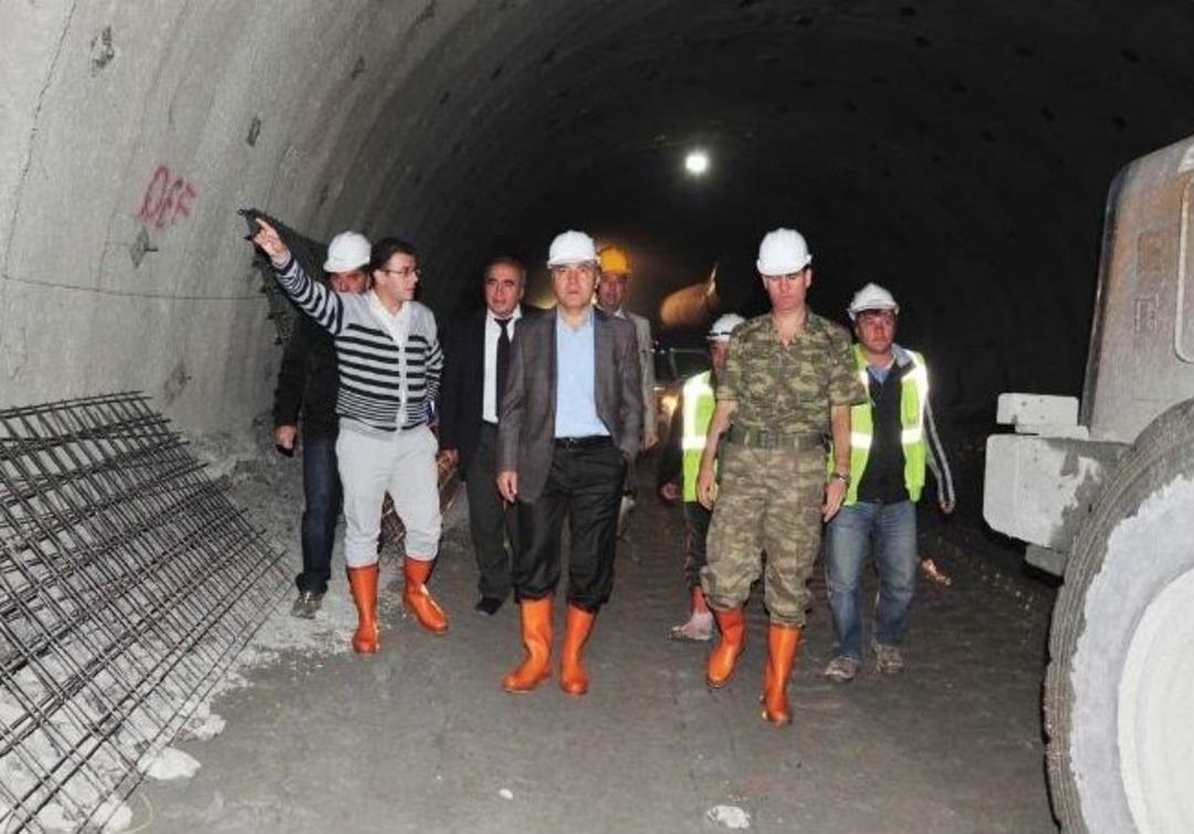 Ovit T&uuml;nelini Gezen Vali Altıparmak: "&uuml;lkemizin Zenginleşmesi, Kalkınması B&ouml;yle Bir Şey"
