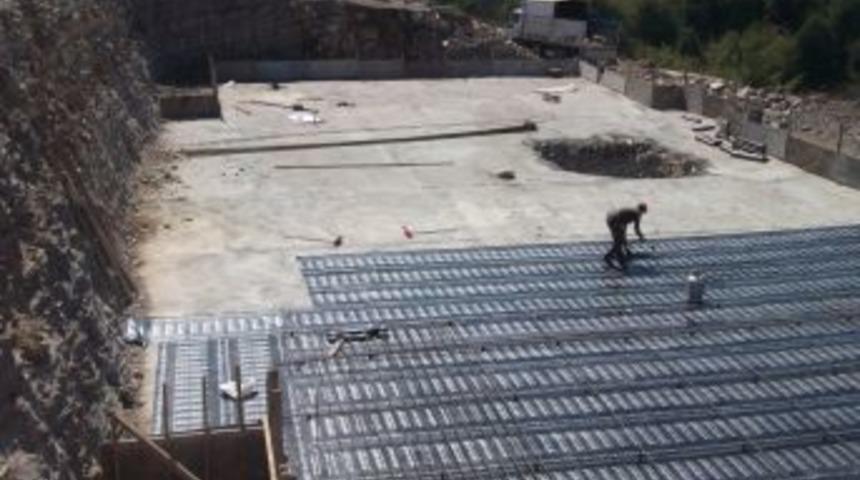 &Ccedil;atak k&ouml;y&uuml;nde okul inşaatı devam ediyor