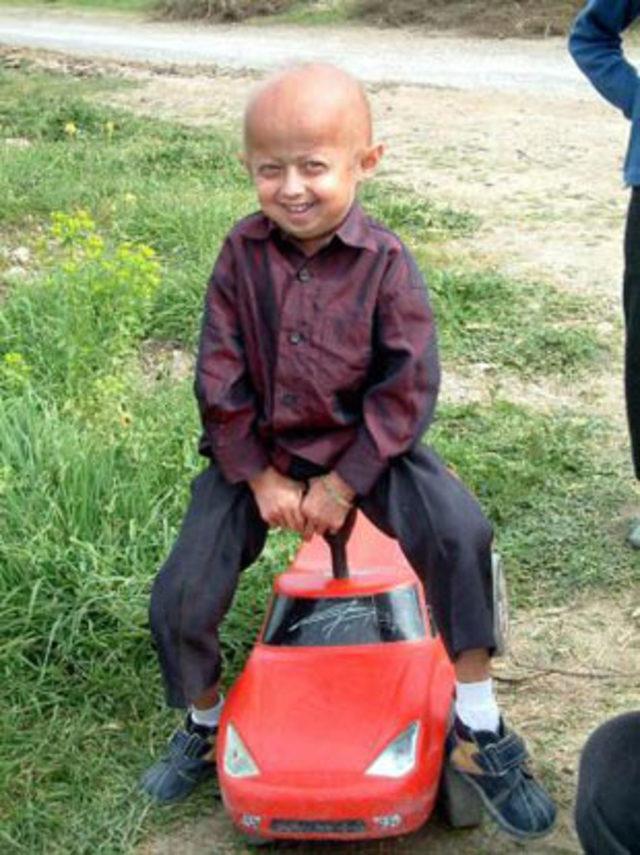 12 yaşında, yaşlılıktan &ouml;ld&uuml; 8