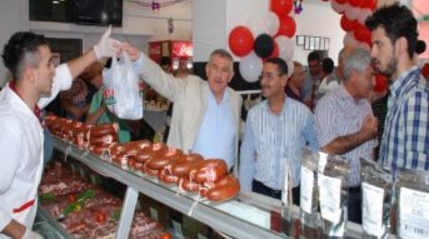 Kırmızı Et &Uuml;reticileri Ucuz Yem İstiyor