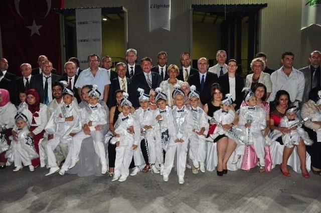 Elginkan 32 &Ccedil;ocuğu S&uuml;nnet Ettirdi 2